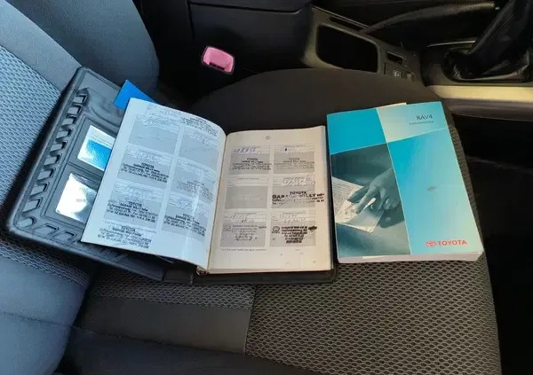 Toyota RAV4 cena 23600 przebieg: 246500, rok produkcji 2005 z Września małe 121